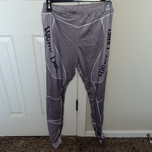 2 Piece Set - Picture 2 of 3